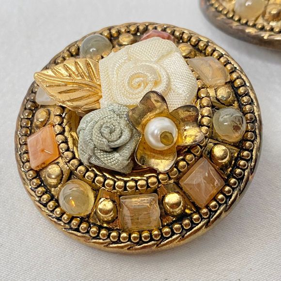 Round Floral Multi Media Gold Tone Chunky Stud Earrings Clip On - Picture 5 of 8
